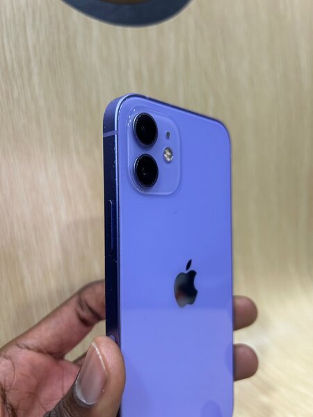 iPhone 12 Simple 64Go 10/10