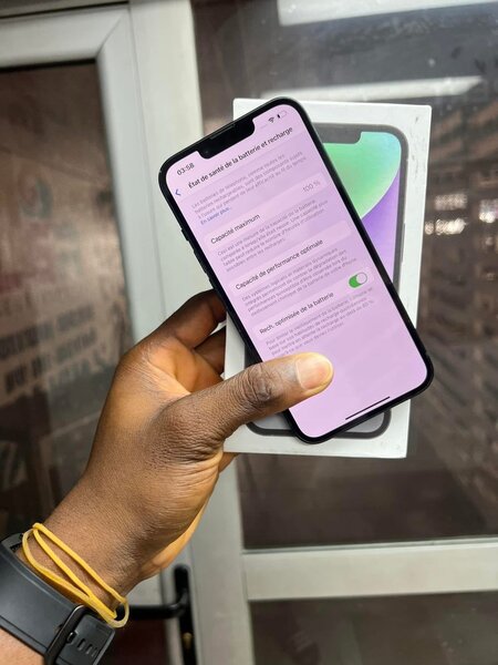 iPhone 14 Simple