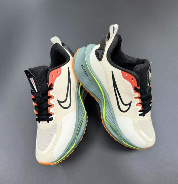 NIKE ZOOM