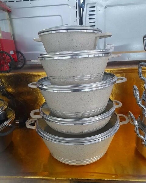 Nonstick pot set