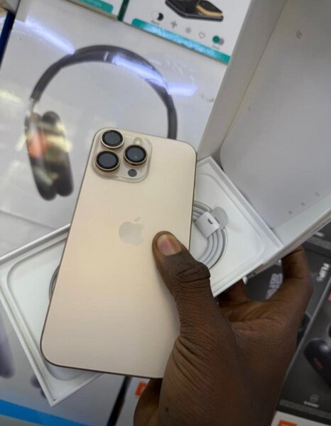 iPhone 16 Pro Max