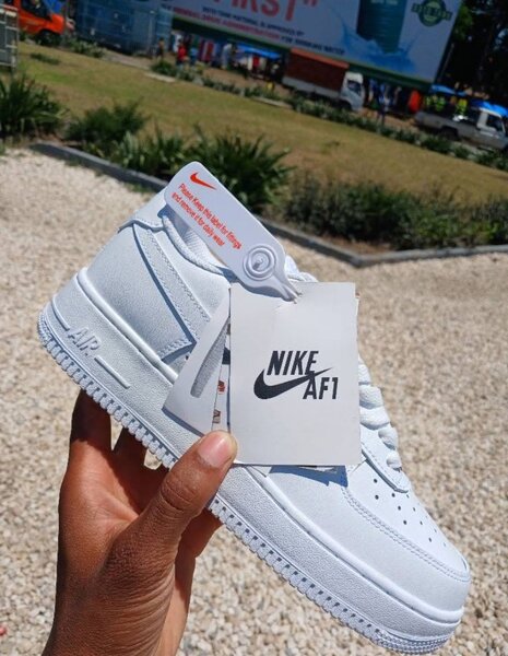NIKE AIR FORCE