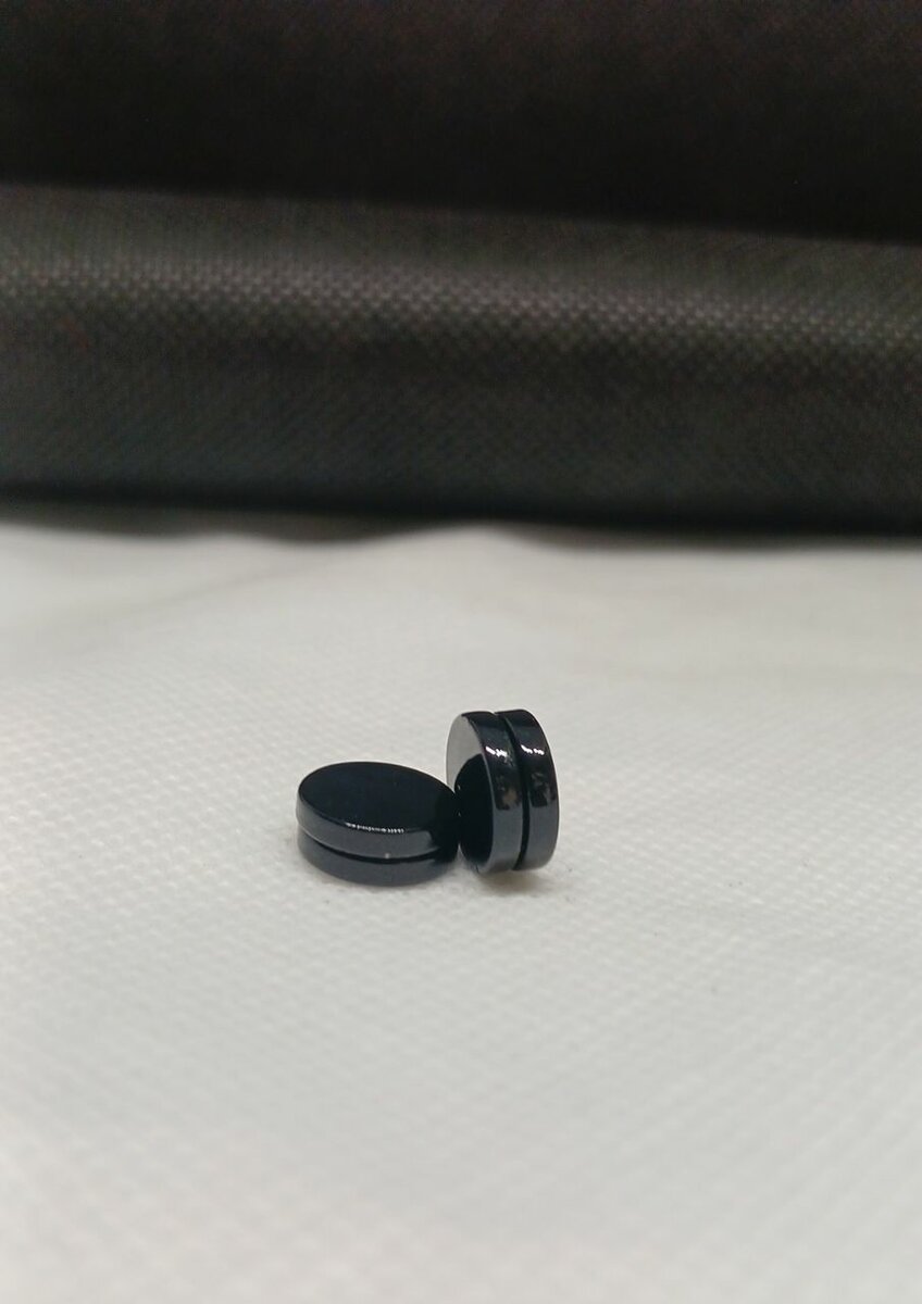 Magnetic earrings