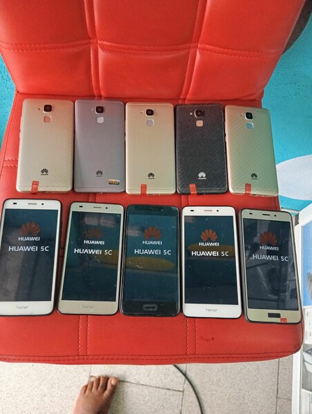 HUAWEI 5C QUASI NEUF IMPORTÉ SANS ACCESSOIRES 64/4