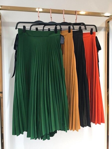 Satin pleated skirt