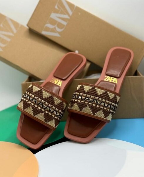 Ladies slippers