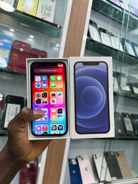 iPhone 12 simple