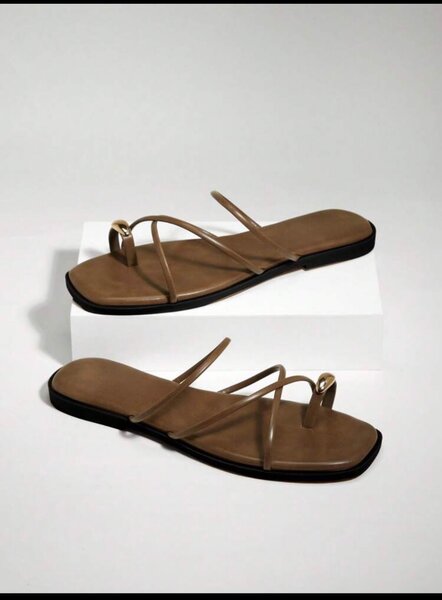 Sandales en cuir minimalistes