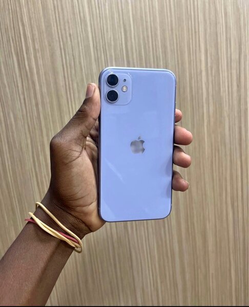 iPhone 11 -