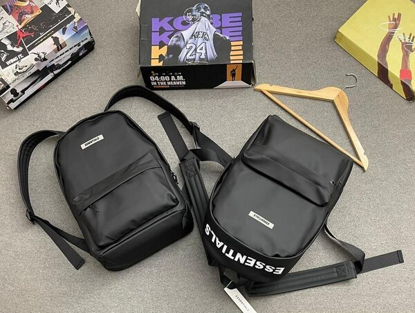 ESSENTIALS BAGPACK