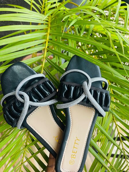 Ladies slippers