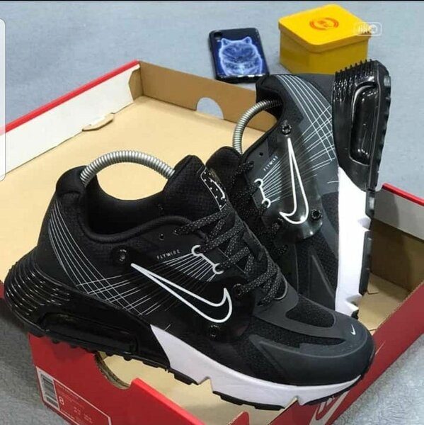 Nike Fly wire