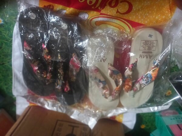 Ladies slippers
