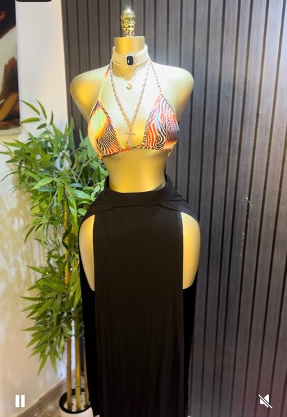 Ensemble Bikini et Jupe Élégante