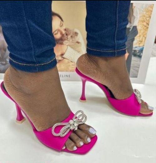 Ladies slipper heel