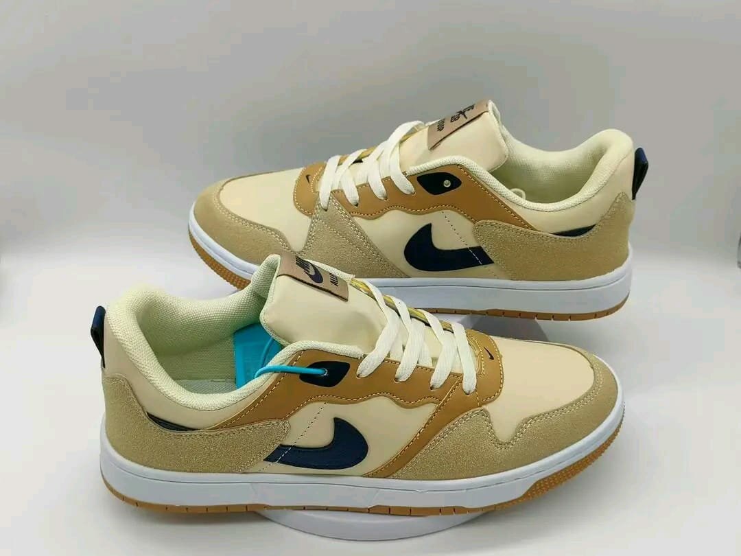NIKE SB DUNK LOW BELGE