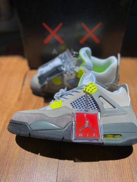 Jordan 4
