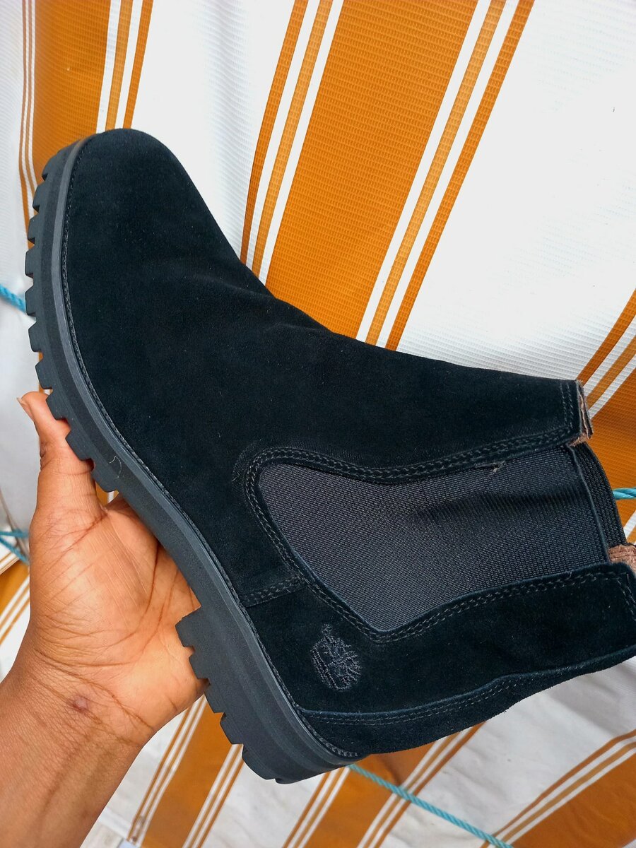 SUEDE BOOTS