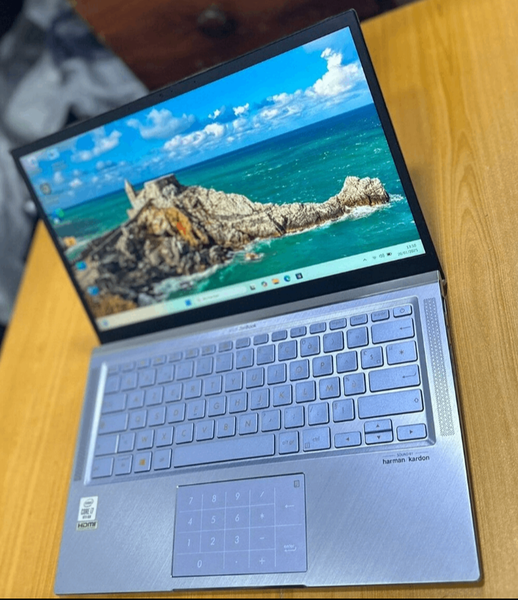 ASUS Ultrabook Léger et Puissant
