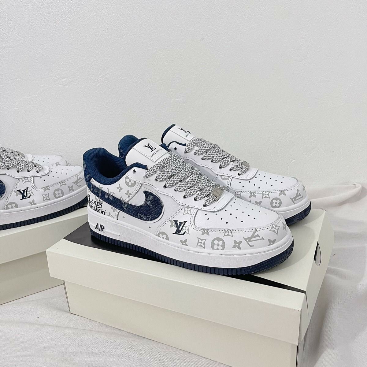LOUIS VUITTON AIRFORCE