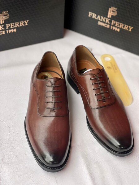 Mens classic shoe