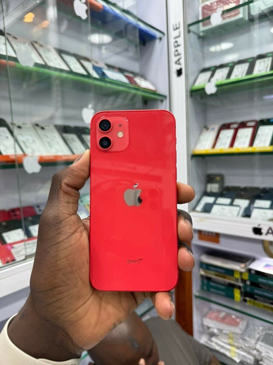 iPhone 12 simple
