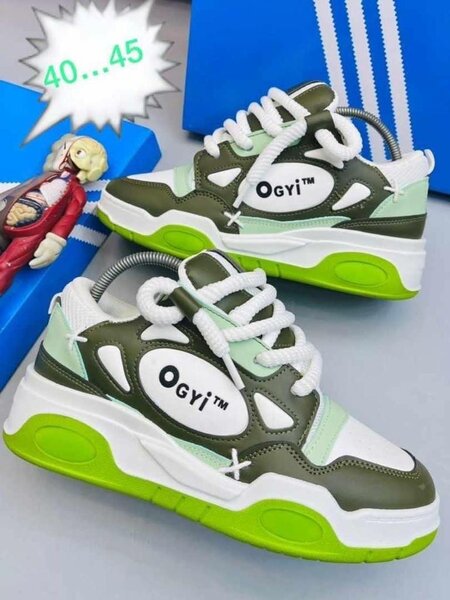 Chaussures mixtes homme et fem