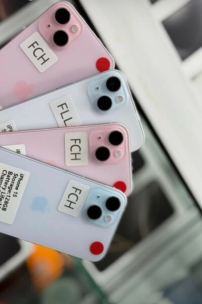 iPhone 15 simple