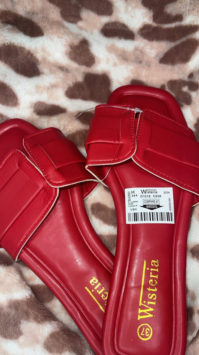 Ladies slippers