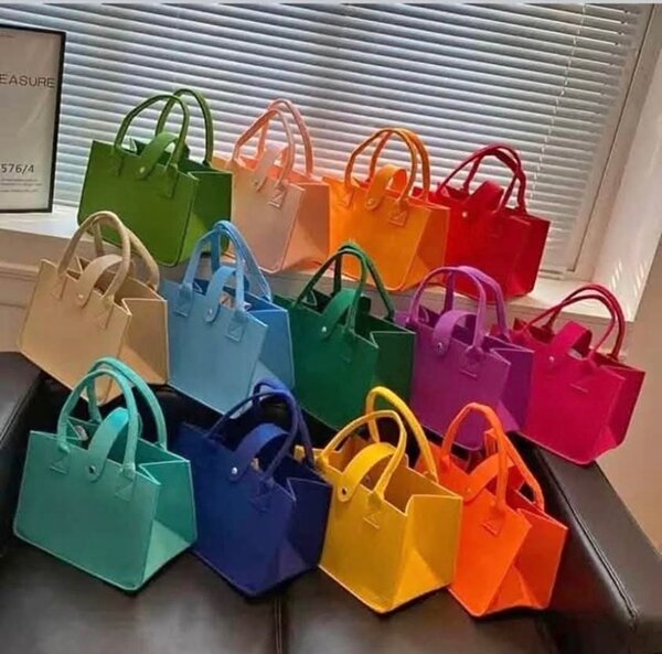 Sacs à main colorés élégants