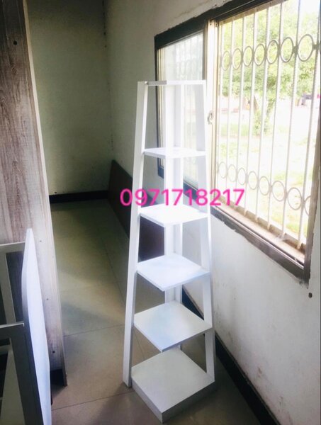 Corner shelve