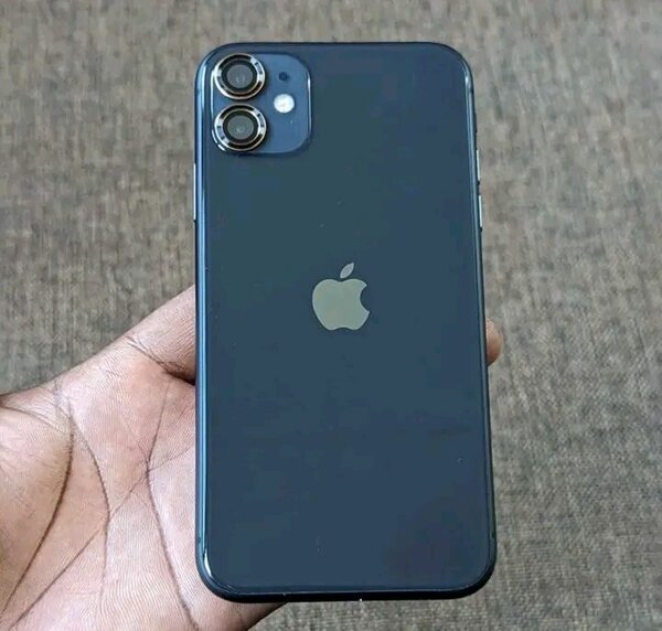 iPhone 11 - Noir Brillant