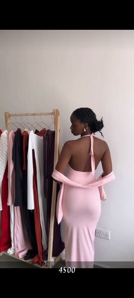 Robe dos nu élégante