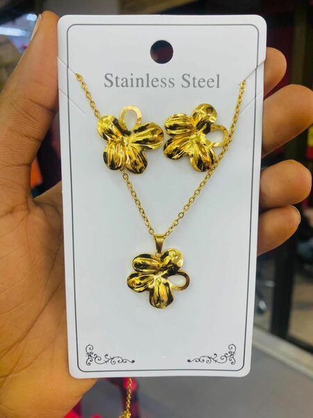 Necklace set