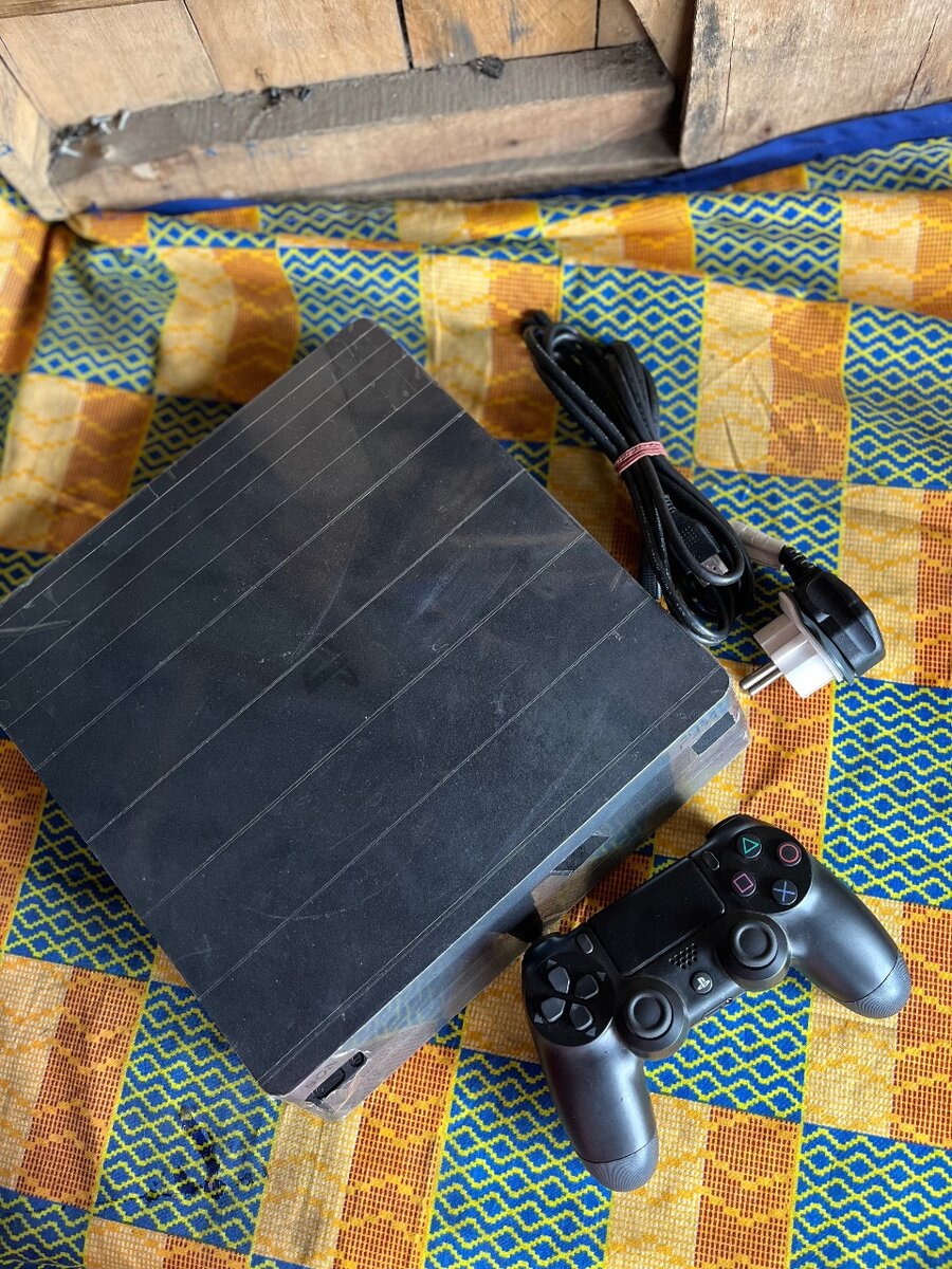 PlayStation 4 slim