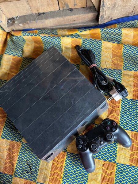 PlayStation 4 slim