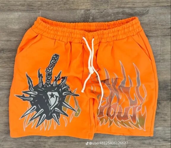 Shorts orange graphiques