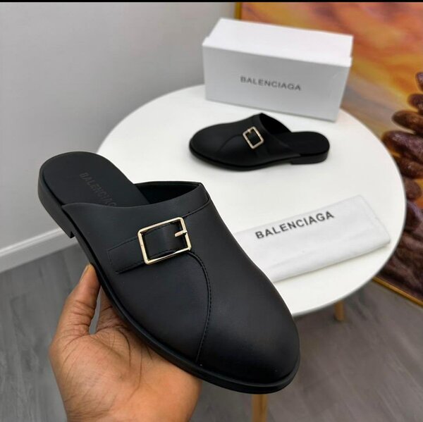Quality half shoes