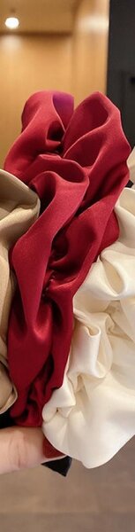 The red Hairbands