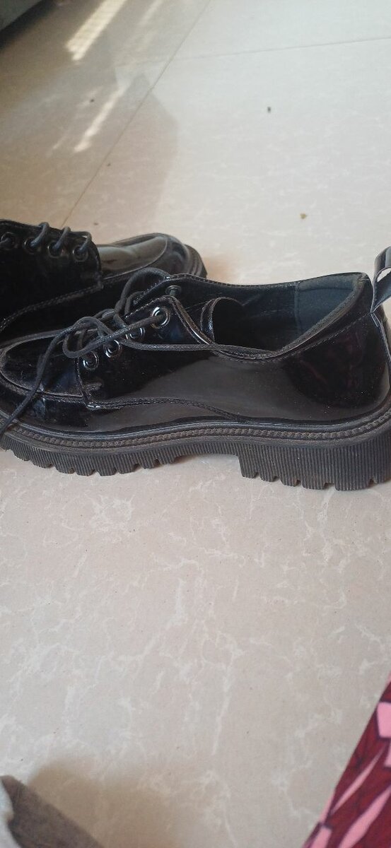 Gloss shoes