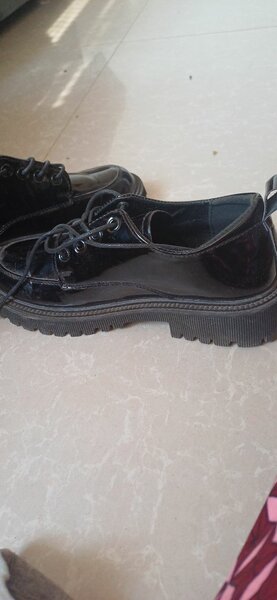 Gloss shoes