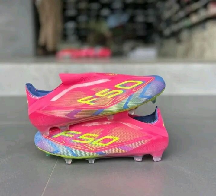 Chaussures de foot F50 légères