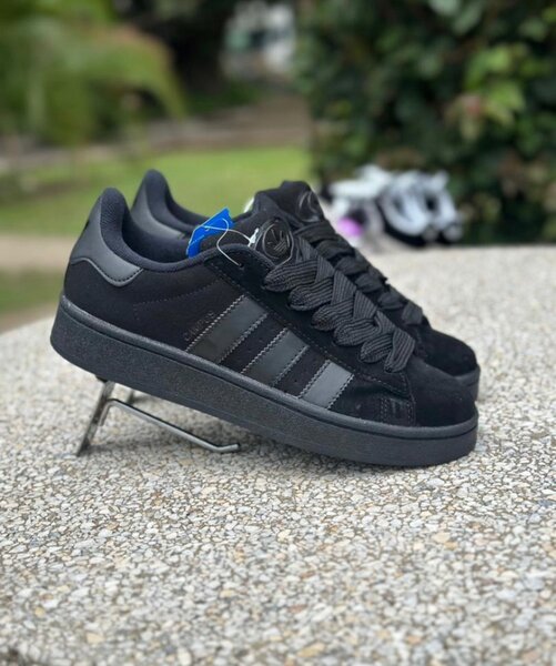 Adidas campus