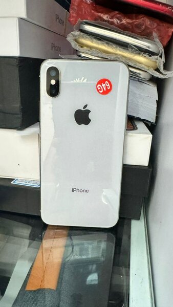 *iphone X 64giga tout passe : 85.000