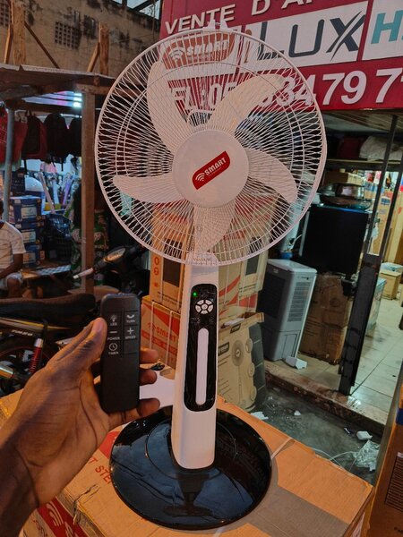 Ventilateur sur pied télécommandé
