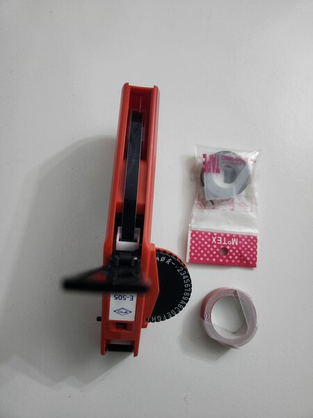 Étiqueteuse à main DIY
