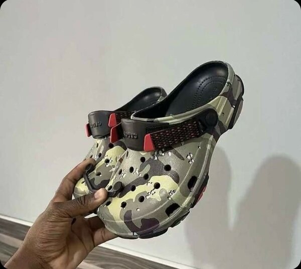 CROCS