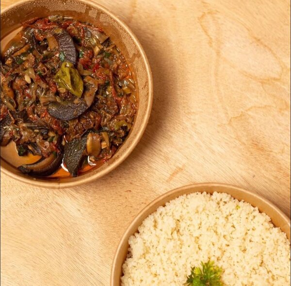 Escargot sauté - attiéké