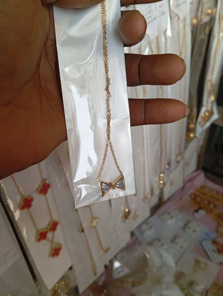 Collier pendentif élégant