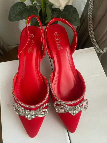 Ladies flats
